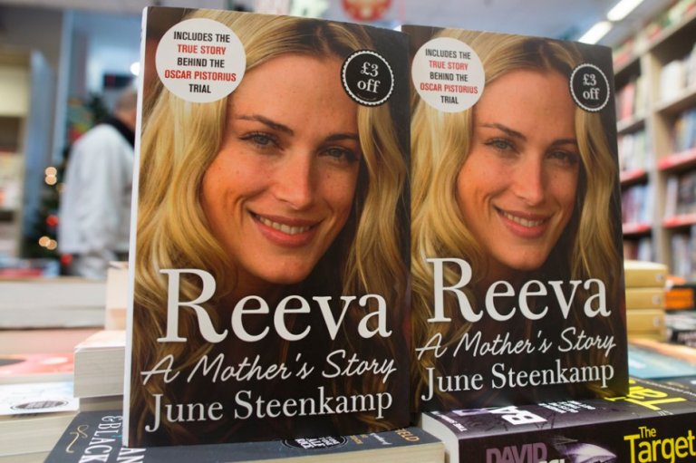 Madre de Reeva Steenkamp explica cómo Óscar Pistorius mató a su hija