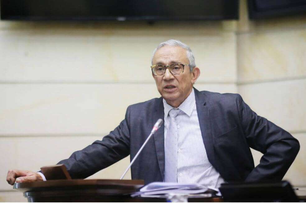 "El Centro Nacional de Memoria Histórica, en cabeza de Darío Acevedo Carmona, acaba de ser retirado de la coalición más importante para sitios de conciencia en el mundo”. / Foto: Tomada de Twitter @SenadoGovCo