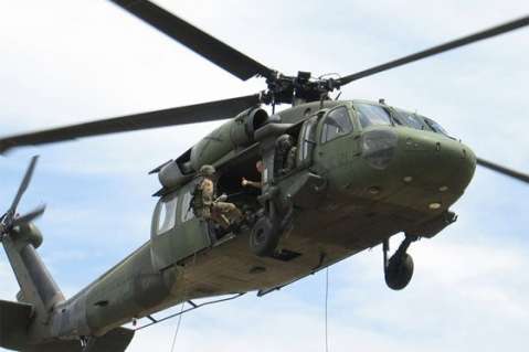 EE. UU. notificó suspensión de operaciones de helicópteros Blackhawk en Colombia