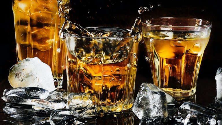 ¿«Whisky», «whiskey», «wiski» o «güisqui»?