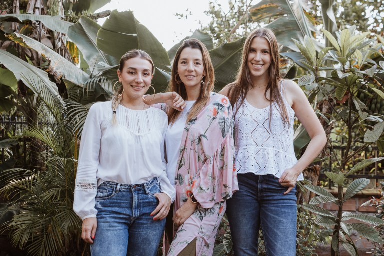 Ellas crearon una tienda de plantas que promueve el cuidado de la naturaleza