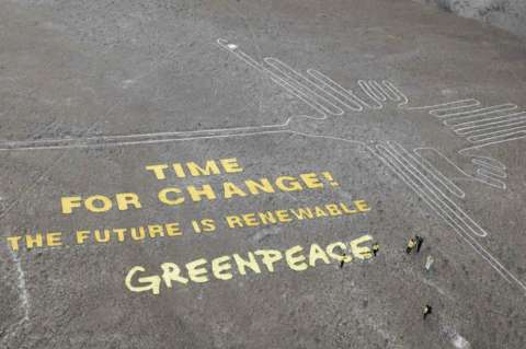 Perú anuncia acciones legales contra Greenpeace por daños en patrimonio