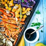 Así se preparan unos saludables vegetales rostizados en vinagreta balsámica