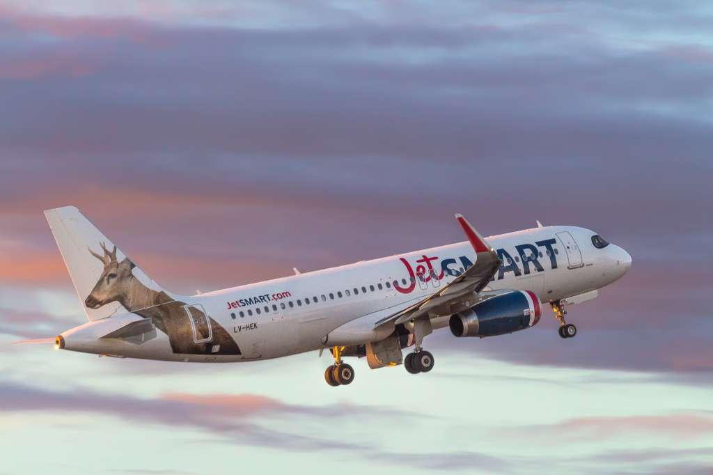 Con el fin de resguardar la seguridad de sus pasajeros, JetSMART ha desarrollado un riguroso protocolo de higiene y bioseguridad denominado Compromiso SMART