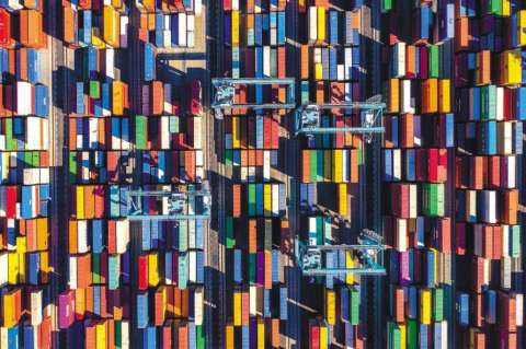 Exportaciones colombianas crecieron 11,4 % en febrero impulsadas por el agro y el oro