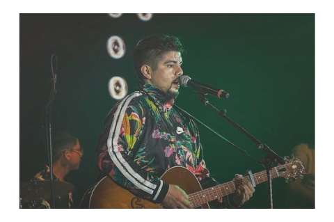Eduardo Romoo se lanza como solista con “No me duele más”