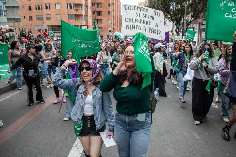 La movilización terminó en el Ministerio de Salud, donde se concentró el llamado a que el aborto seguro sea una realidad efectiva para todas las personas.