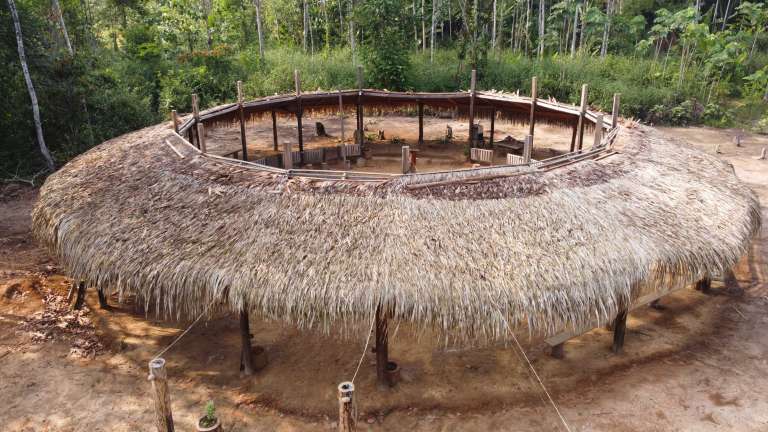 Indígenas Mura, en Brasil y su lucha por proteger la Amazonia su territorio.