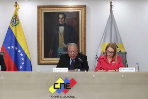 Corte suprema de Venezuela exigió las actas de votación a la autoridad electoral