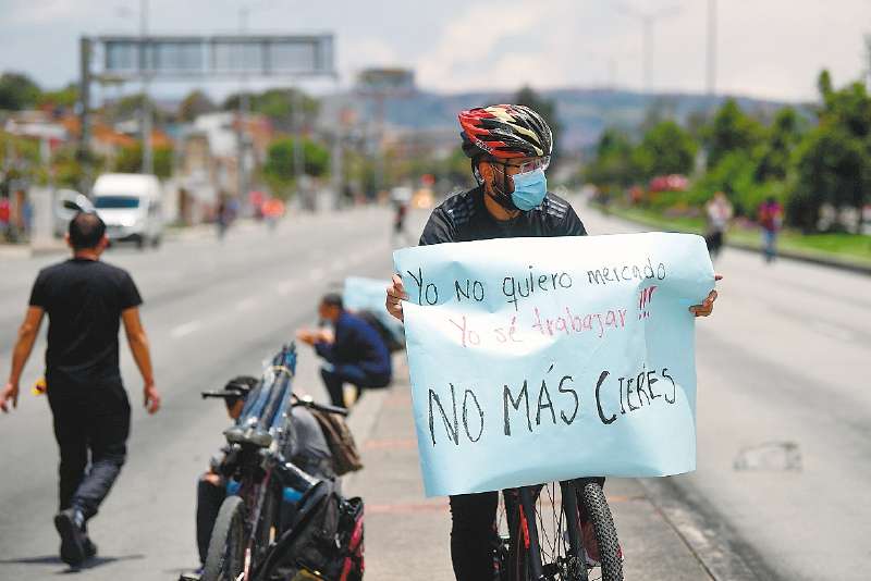 Tras las reuniones para levantar los bloqueos, los comerciantes insisten en que más que ayudas necesitan que les permitan abrir sus negocios.