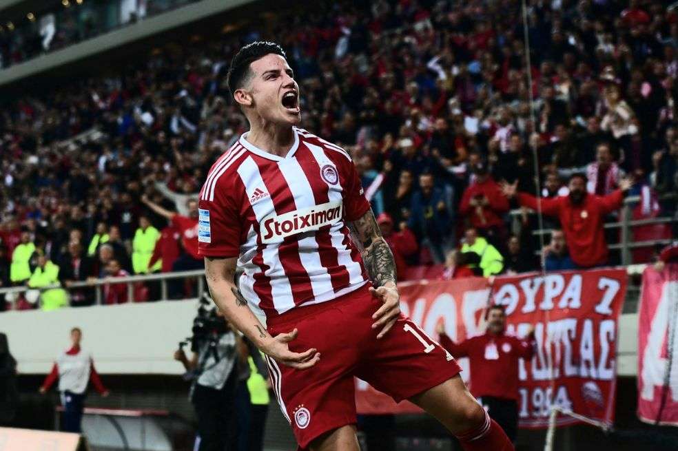 Así celebró James Rodríguez su primer gol con Olympiacos.