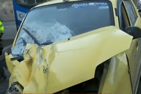 Taxi chocó contra bus del Sitp en el norte de Bogotá