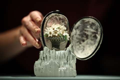 Un huevo Fabergé, encargado por el zar Nicolás II y avaluado en más de USD 25 millones, será subastado en Londres