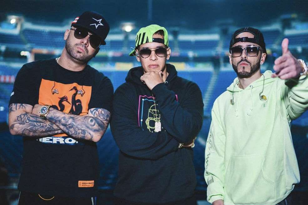 Daddy Yankee (c) junto a sus compatriotas Wisin (i) y Yandel (d), tres de los grandes exponentes del reguetón "old school". / EFE