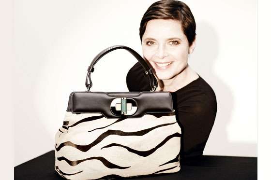 Isabella Rossellini lanza con Bulgari el bolso “Rossellini”