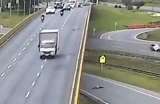 En video quedó el momento en el que un camionero mató a un ciclista en Chía