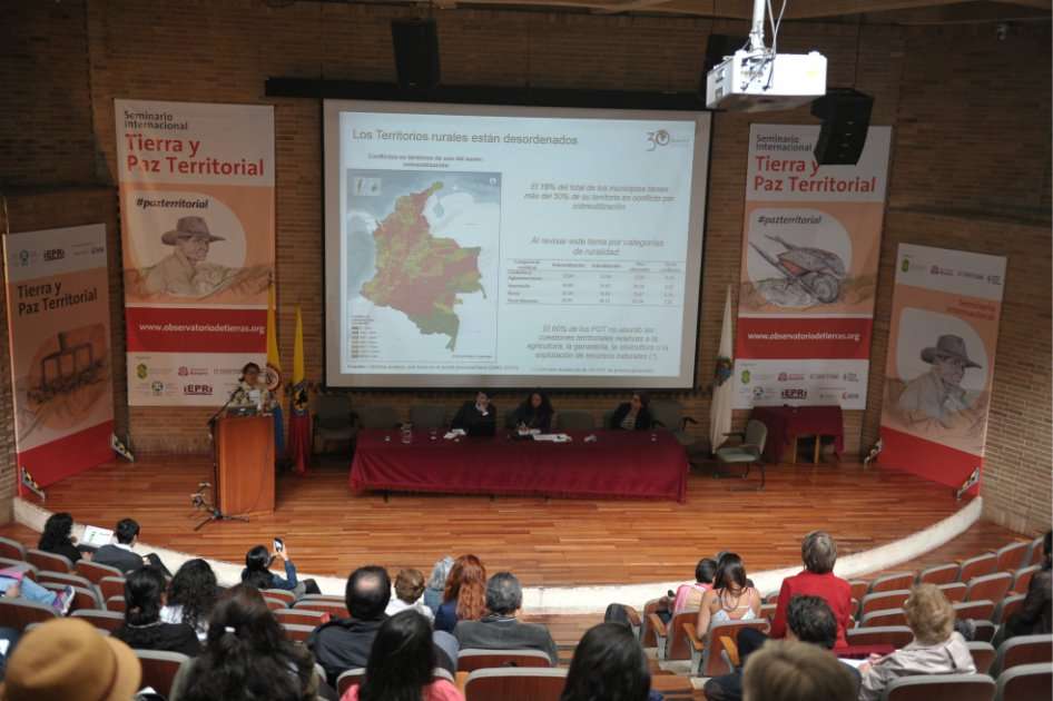 Expertos nacionales e internacionales se dieron cita este jueves en la Universidad Nacional. / Gustavo Torrijos