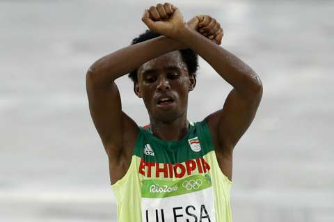 Feyisa Lilesa, el etíope que se refugió en Estados Unidos por miedo a ser asesinado