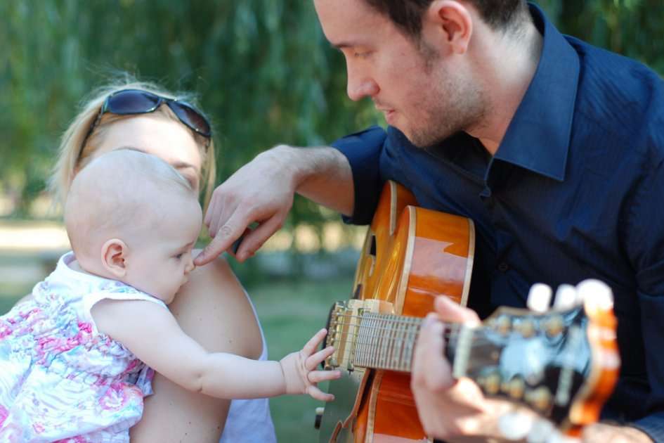 Niños que aprenden con la música