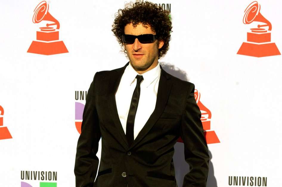 Simon Brand en los Premios Grammy 2010.