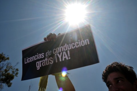 Protestas por cobro en renovación de licencias de conducción