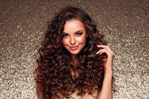 ¡Dile adiós al pelo liso! El cabello rizado es la tendencia según Louis Vuitton
