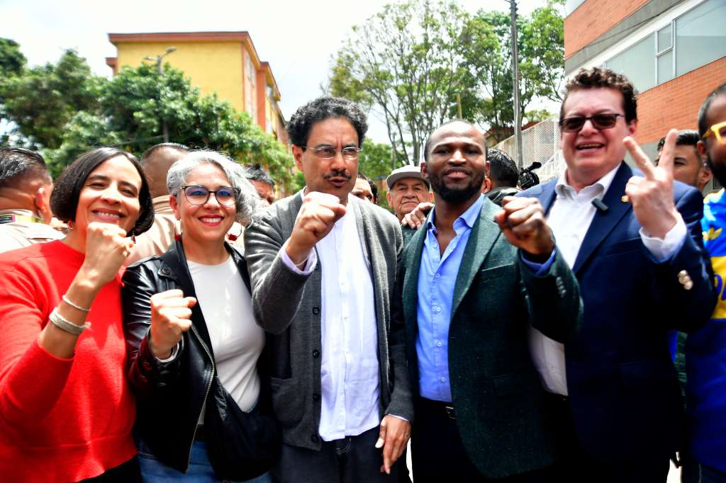 Senador, ganador de la consulta popular del Pacto Histórico que lo convierte en el candidato presidencial de la izquierda para el 2026.