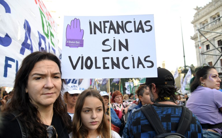 En el mundo, cuatro millones de niñas están en riesgo de sufrir mutilación genital