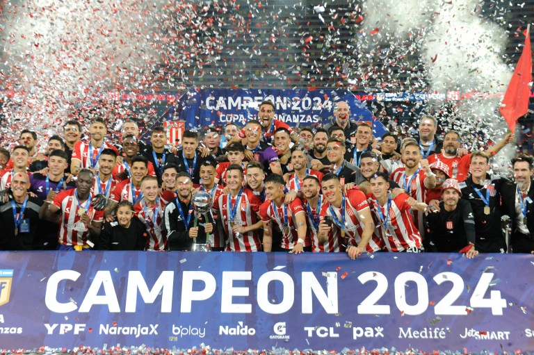 Edwuin Cetré, campeón en Argentina con Estudiantes: vea la celebración