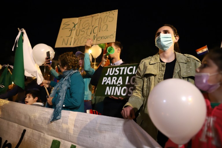 ¿Dónde y cómo denunciar casos de maltrato infantil?