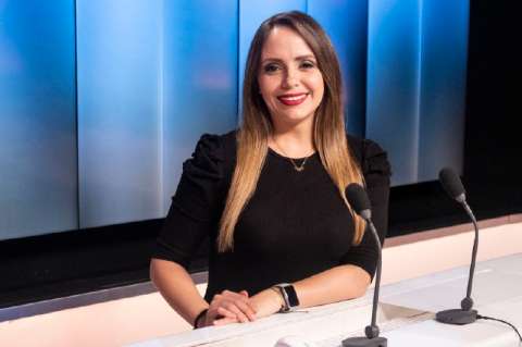 Ángela Gómez, la voz hispana de “Ellas hoy”