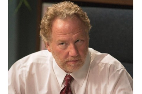 Actor Timothy Busfield en libertad tras las acusaciones de abuso infantil. El caso continúa