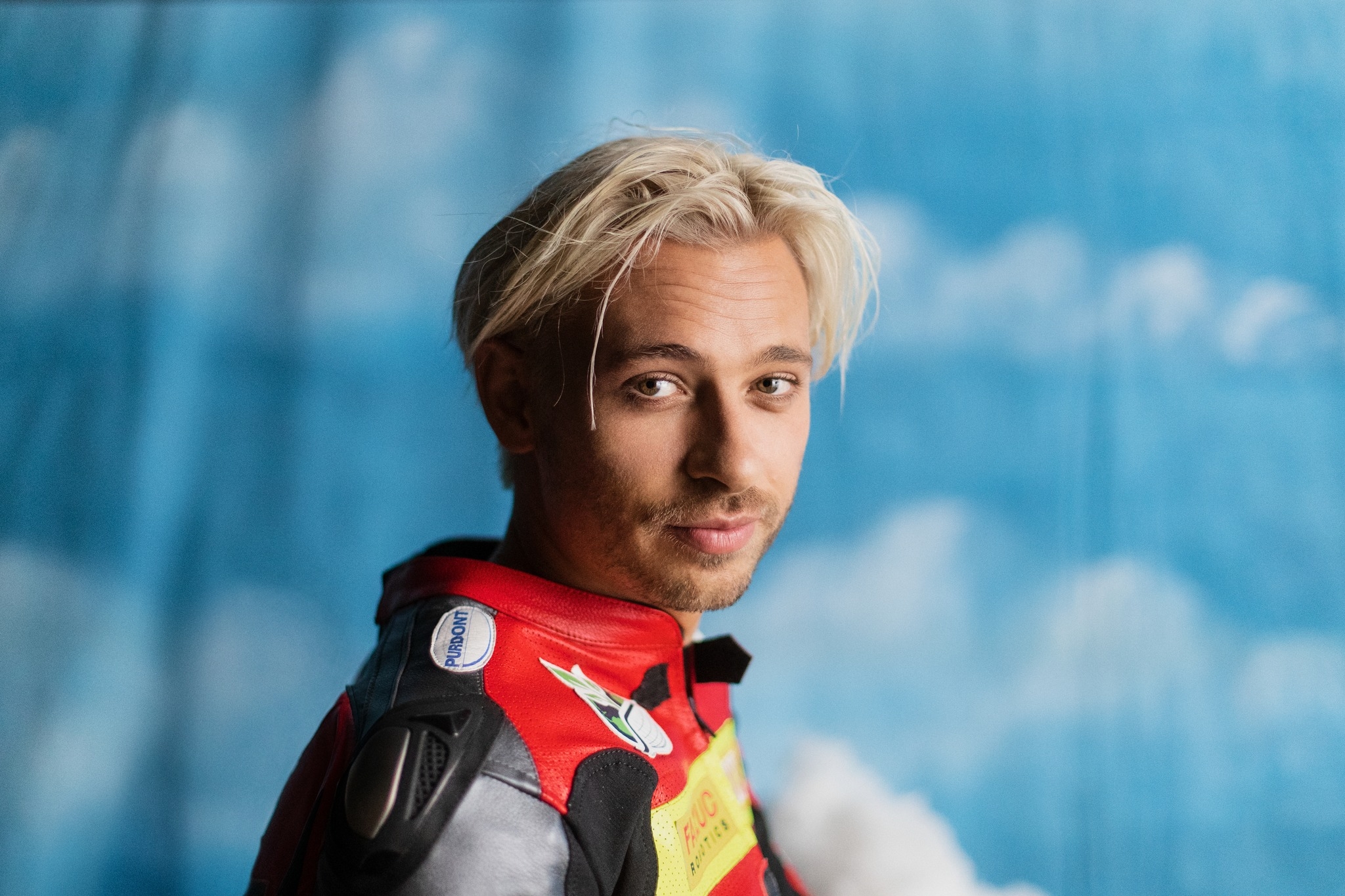 Noviembre de 2022 marca 10 años desde que su álbum debut Flume batió récords en Australia y ahora vuelve a Colombia con su gira más ambiciosa.