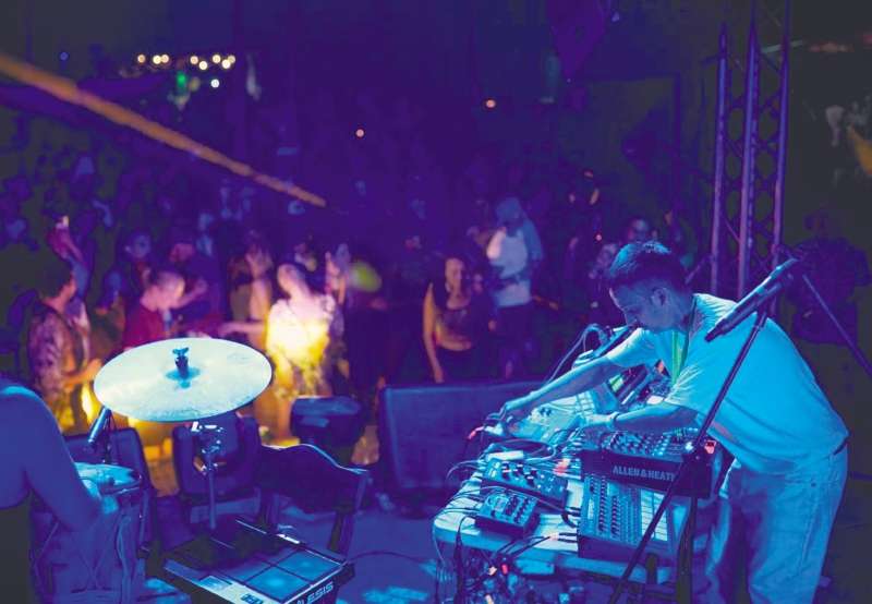 "En la octava edición del Festival Jaguar, que se realizará el 5 de enero de 2023, participarán varios DJ con influencia de ritmos tradicionales en su música electrónica".