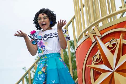 Mirabel y Bruno, entre los protagonistas de la celebración latinoamericana en Disney