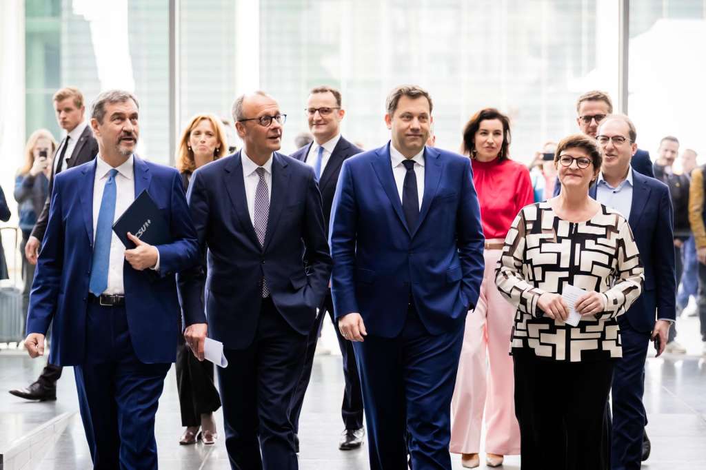 BERLIN (Germany), 09/04/2025.- (L-R) State Premier of Bavaria Markus Soeder, Chairman of the Christian Democratic Union (CDU) party and faction Friedrich Merz, Social Democratic Party (SPD) co-chairman Lars Klingbeil and SPD co-chairwoman Saskia Esken arrive for a press conference to present the joint coalition agreement in the German Bundestag, in Berlin, Germany, 09 April 2025. The CDU, the Christian Social Union (CSU) and the SPD have successfully concluded coalition negotiations. (Alemania) EFE/EPA/CHRISTOPH SOEDER