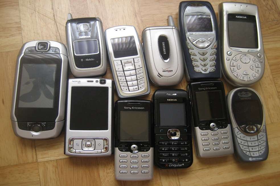 En el 2016 fueron desechados 20 millones de teléfonos móviles lo que en peso es el equivalente a casi la mitad de toda la basura generada en Bogotá en un día. / Kevin - Flickr