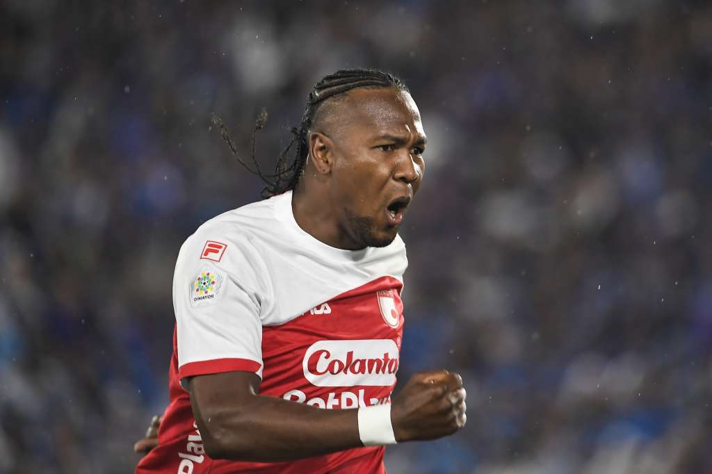 Jugador de Independiente Santa Fe durante el partido ante Millonarios por la fecha seis de los cuadrangulares finales de la Liga Betplay Dimayor 2025