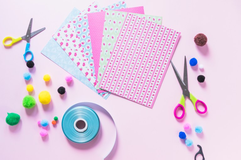 Cómo decorar cuadernos para niños con material reciclable