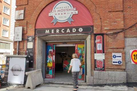 Los Mostenses, el mercado más latinoamericano del centro de Madrid