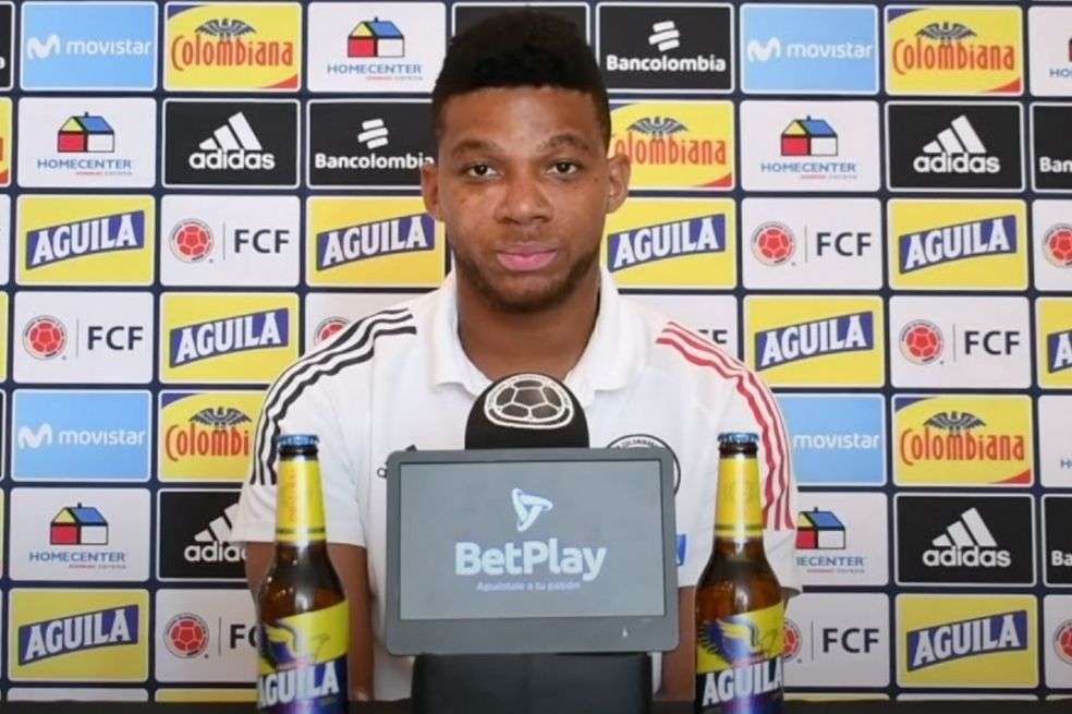 Frank Fabra en rueda de prensa de la selección de Colombia previo al partido del jueves 24 contra Bolivia.
