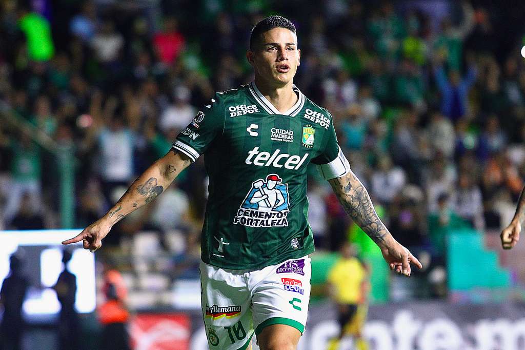 MEX3585. PUEBLA (MÉXICO), 23/09/2025.- James Rodríguez de León celebra un gol este martes, durante un partido de la Liga MX entre León y Mazatlán en el estadio León, en Guanajuato (México). EFE/ Luis Ramírez
