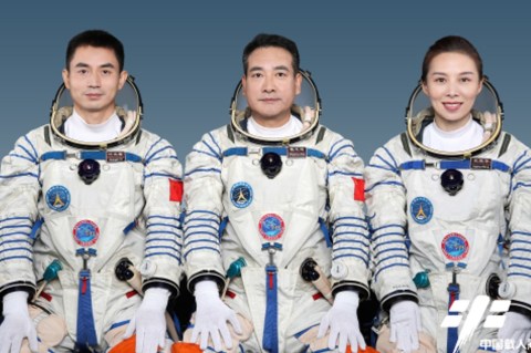 China lanzará este sábado al espacio su misión tripulada más larga