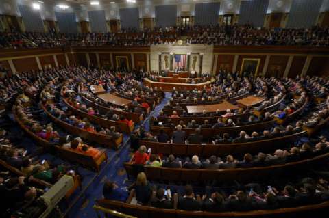 Primera gran victoria de Trump: Cámara de Representantes elimina el Obamacare