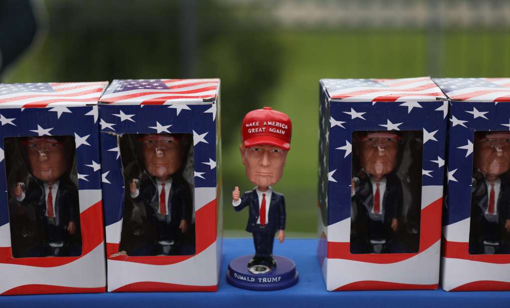 Racine (United States), 18/06/2024.- Donald Trump bobbleheads are seen for sale outside of a campaign rally for Former President Donald J. Trump at Racine Festival Park in Racine, Wisconsin, USA, 18 June 2024. EFE/EPA/TRENT SPRAGUE