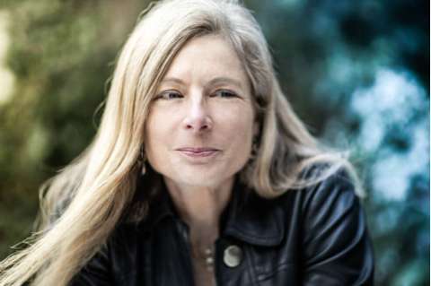 Lisa Randell, pionera en la física, dice que vivimos en "la época más inteligente y en la más estúpida"