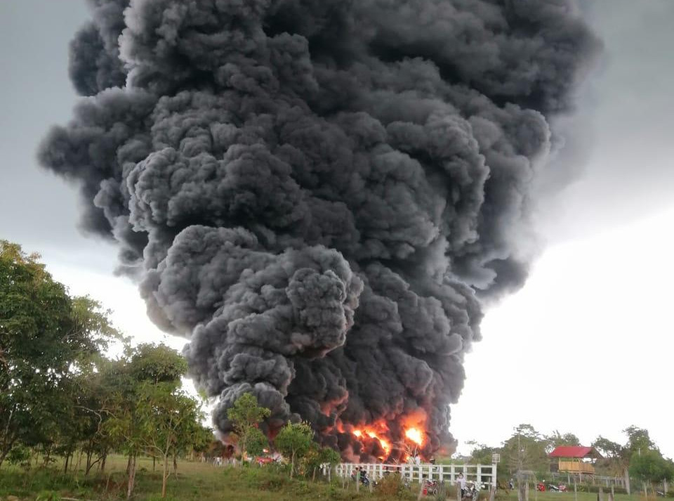 No cesan los ataques dinamiteros contra la industria petrolera.