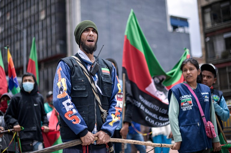 Minga indígena se instala en la Plaza de Bolívar y marchan para ser escuchados.