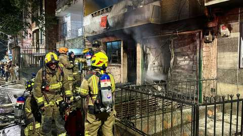 Incendio en una vivienda en Medellín dejó a un hombre y sus dos mascotas sin vida