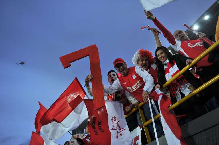 Hinchas y jugadores del conjunto cardenal celebraron hace una década la obtención de un título de Liga después de 37 años.